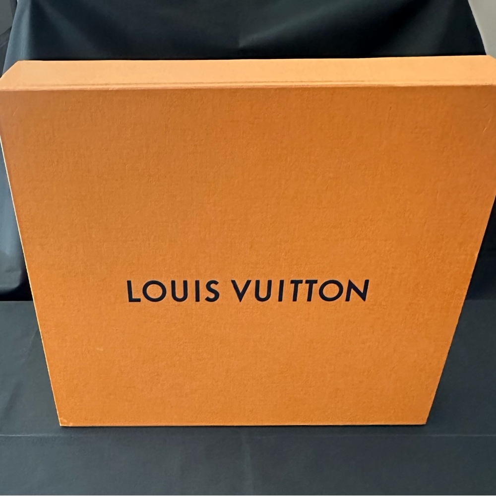 Louis Vuitton, Clean Box